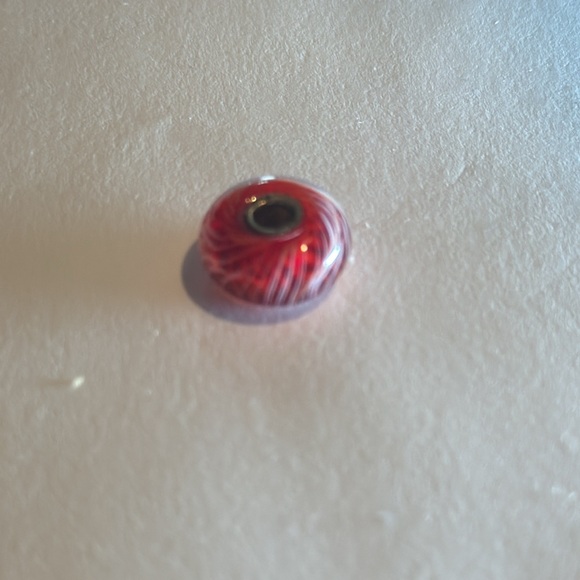 Trollbeads Red Feather Glass Bead - Picture 4 of 7